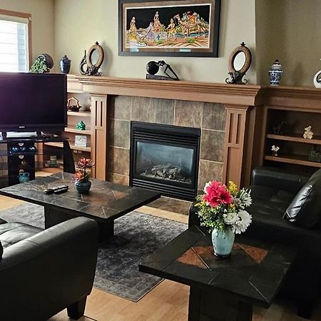 Spacious Comfortable Air-Conditioned. Near Airport! YYC Eksteriør bilde