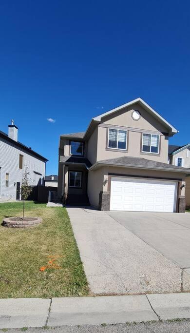 Spacious Comfortable Air-Conditioned. Near Airport! YYC Eksteriør bilde